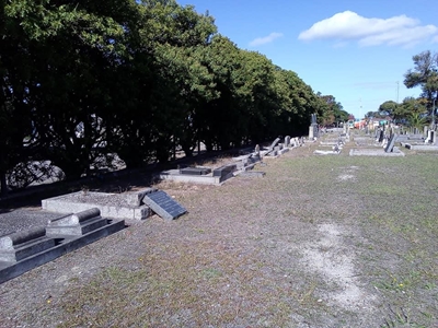 Volunteers revamp historical graveyard
