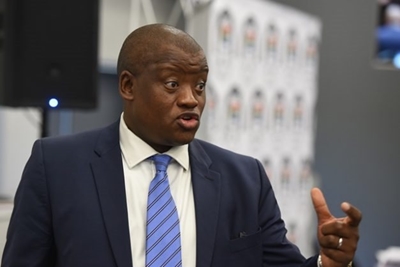 Van Rooyen’s Gupta-linked advisors had access to documents, without contracts – Fuzile