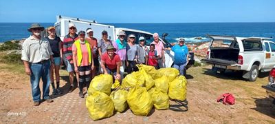 Stilbaai Coastal Cleanup maak skoon