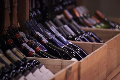 Van loaded with wine hijacked by men posing as cops