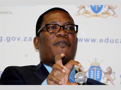 Lesufi takes Afrikaans and English to certain township schools