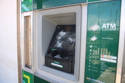 Booswigte vandaliseer OTM-kaartmasjiene