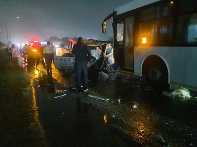 4 cars and bus crash in York Street
