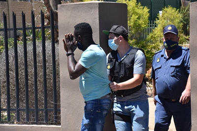 Reusedwelmvonds in Oudtshoorn