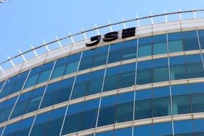 SA rand retreats from 3 month high, stocks fall
