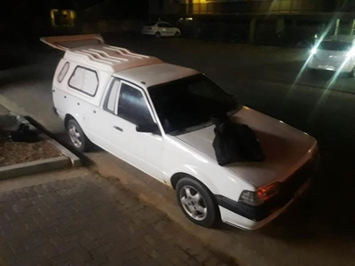 Bakkie wat luier gee 3 rowers weg