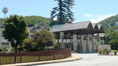 Lockdown crucifies trade and tourism