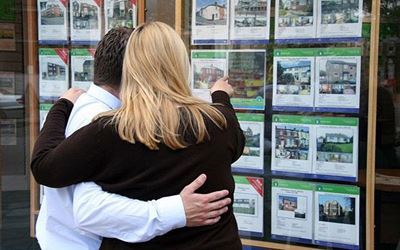 Using an estate agent is the smarter route to go
