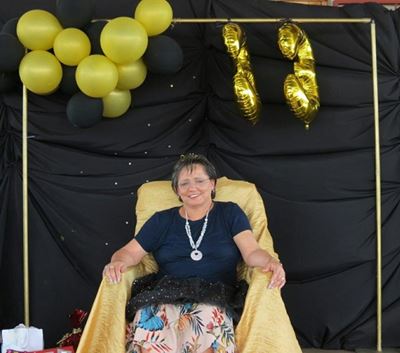 Melkhoutfontein Primêr groet sy skoolhoof