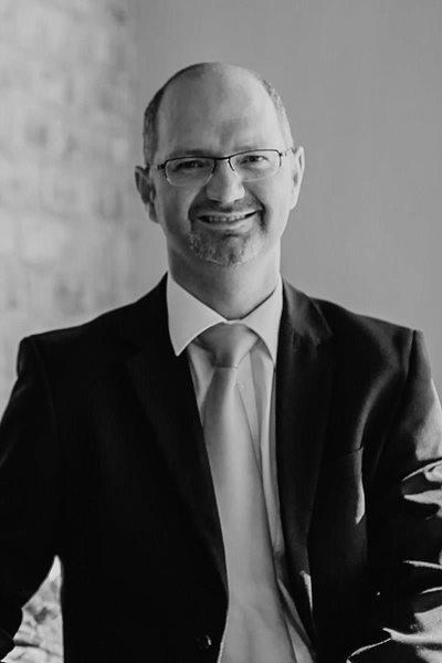 Bekende prokureur oorlede
