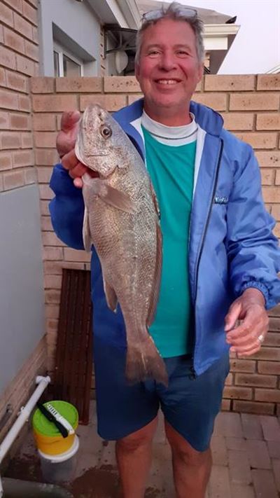 Vrouedag-gelukkie vir hengelaar