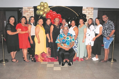 Valentynsdans vir John Haas se toer suksesvol ondersteun