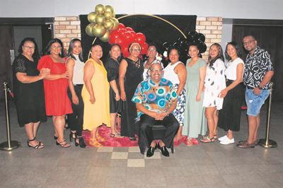 Valentynsdans vir John Haas se toer suksesvol ondersteun