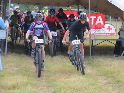 Bergfietsryers sak toe op Stilbaai