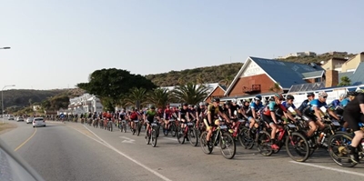 Cyclists trek to Stage 1