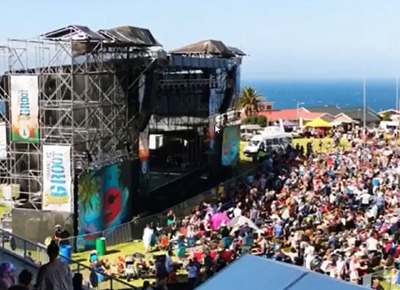 Afrikaanse konsert bars uit sy nate