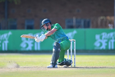 Van Heerden and Richards steer Badgers to victory