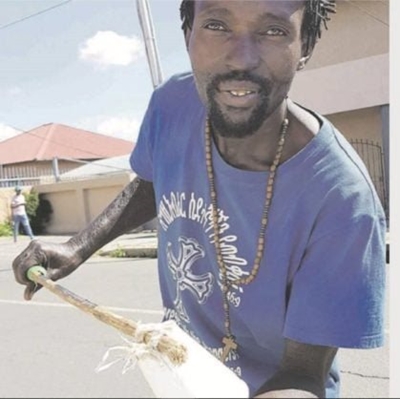 Homeless man keeps up with the times and triples his income