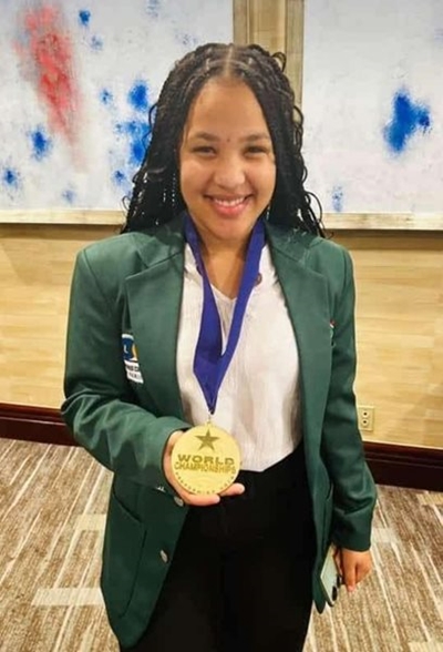 Goud vir begaafde Heidelberg-sangeres