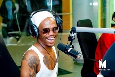 Somizi Mhlongo takes a break from Metro FM