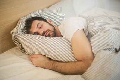 How what we eat and drink (and when) affects sleep