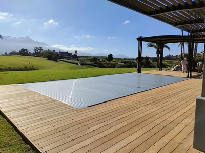 Huge advantages of swimming pool covers