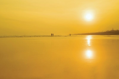 Warm to hot weather forecast for Christmas