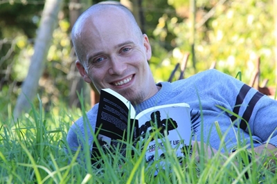 Oud-inwoner stel 1ste boek bekend