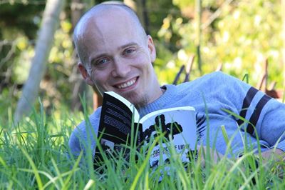 Oud-inwoner stel 1ste boek bekend