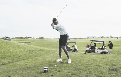 Successful first golf day for Zeal