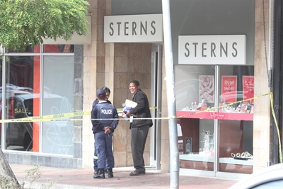 Jewellery thieves caught in PE