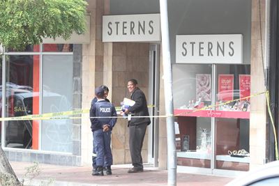 Jewellery thieves caught in PE