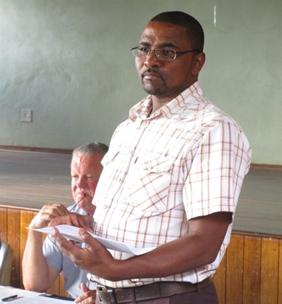 Community discuss challenging issues