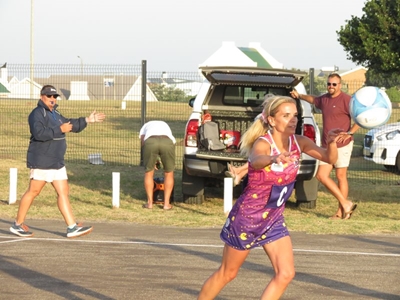 Berties se Damesliga Netbaltoernooi is in die pylvak 