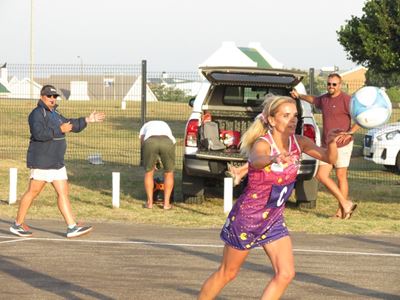 Berties se Damesliga Netbaltoernooi is in die pylvak 