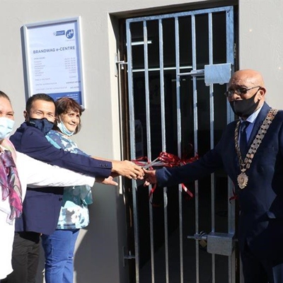 New E-Centre opens in Mossel Bay