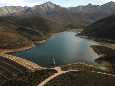 Warm in die Karoo, waterbronne geraak