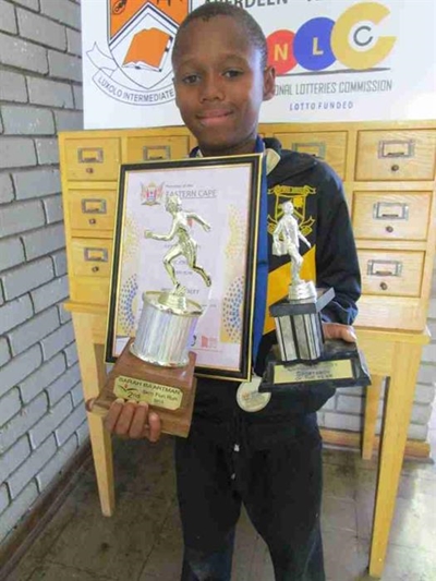 Past pupil inspires learners at prize-giving