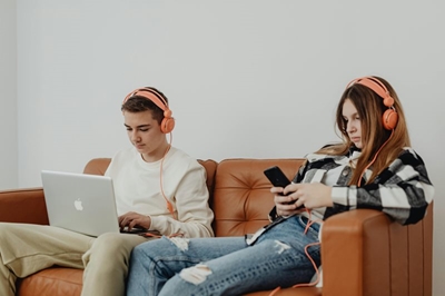 Teenagers and smartphones a double-edged sword