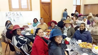 Hansie & Grietjie hou High Tea