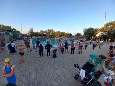 Opening van  Munisipale-swembaddens uitgestel