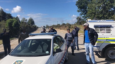 2 arrested after attack on delivery truck in Plett