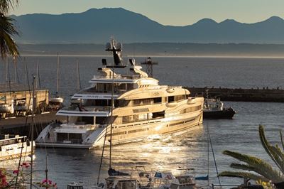 Super yacht spotted in Mossel Bay