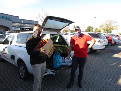 Dorstige mense koop drank