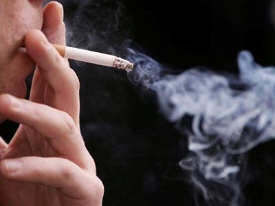 Rokers verbrand hul vingers