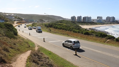 Cyclist ambushed on Louis Fourie Road