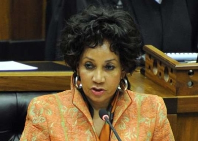 Sisulu issues diplomatic démarche to Australia over white SA farmers' visas