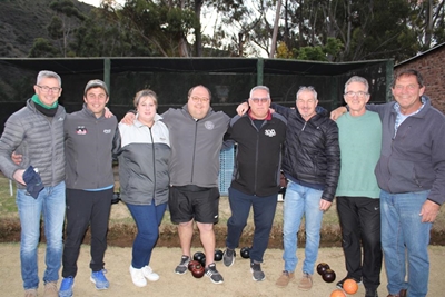 Union en HVS hou die bal aan die rol