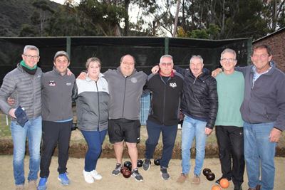 Union en HVS hou die bal aan die rol