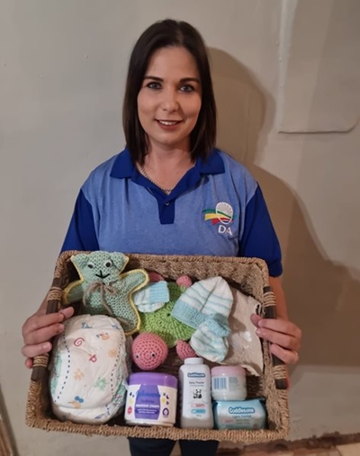 Willowmore-vrou brei vir behoeftige mammas